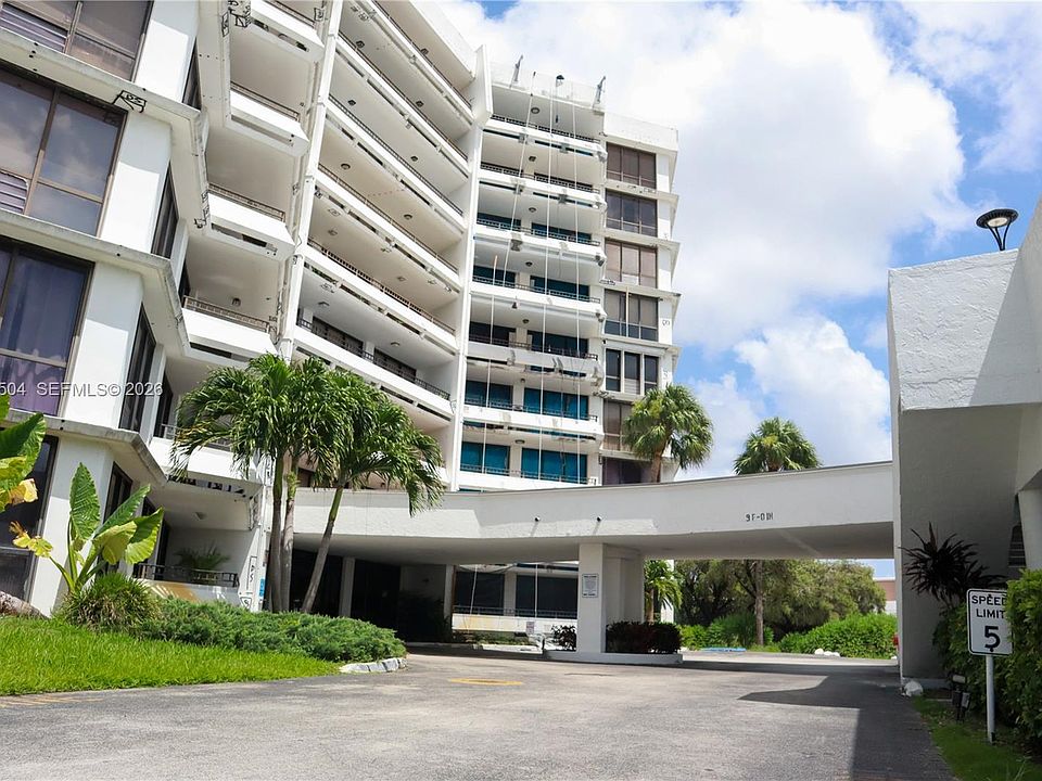 1st image of 13951 Kendale Lakes Cir #310A