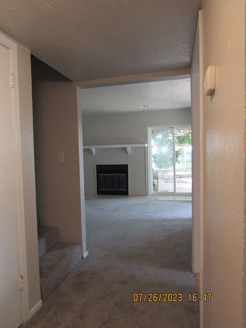 Very nice townhome located in the Heritage Park Area! — Photo 4