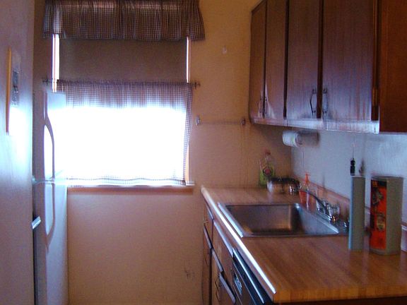 5th image of 29250 Manchester St