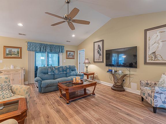 4th image of 6713 Wisteria Dr.