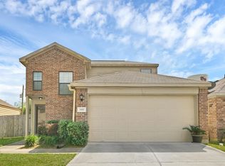 689 Fallow Ln, Alvin, TX 77511