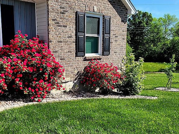 Front of house landscaping