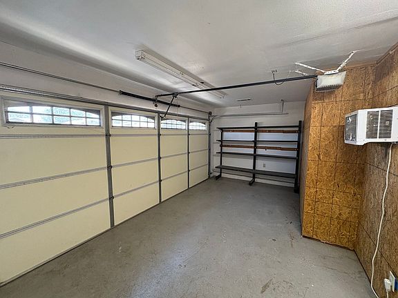 3rd image of 4907 W Howard Ave