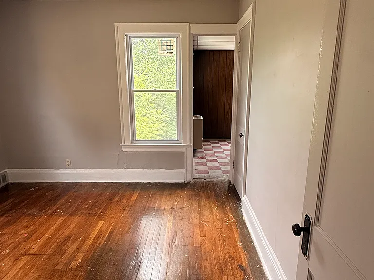 3263 E 117th St #2B — Photo 4