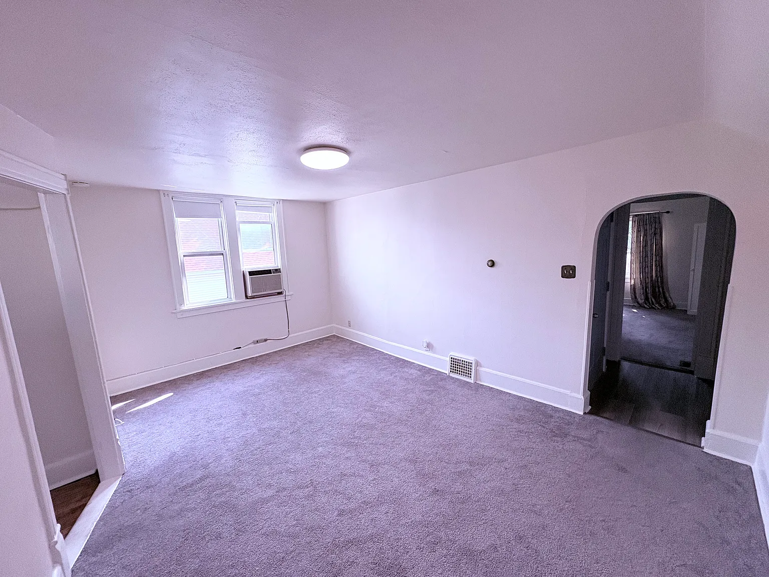 1 bed, 600 sqft, $1,000 — Photo 3