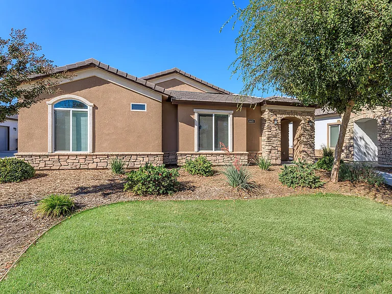 Mira Sol Gardens Rental Homes — Photo 29