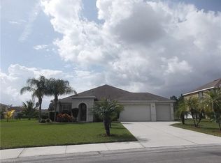 8220 Fountain Mist Blvd, Lehigh Acres, FL 33972