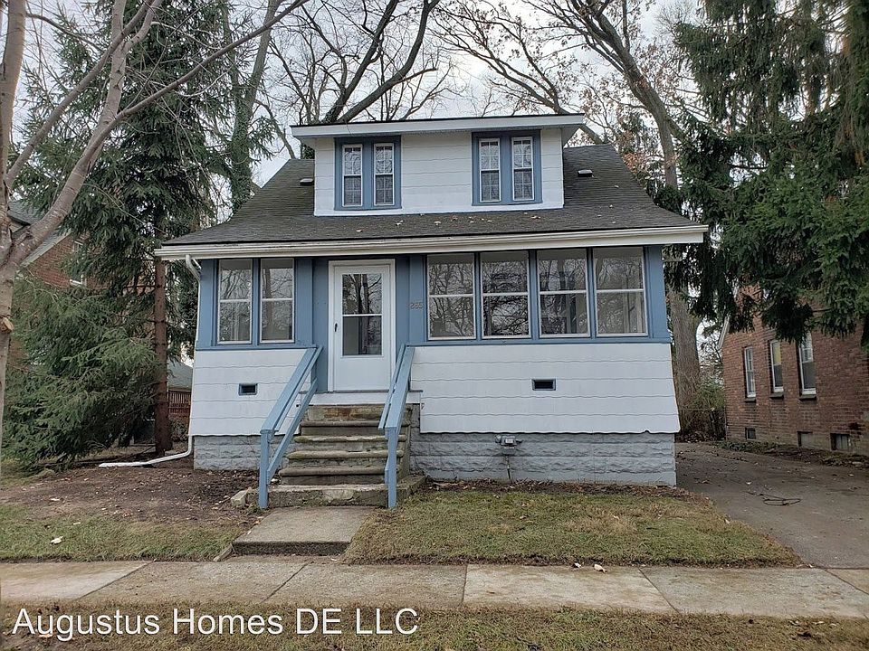 1st image of 265 W Breckenridge St