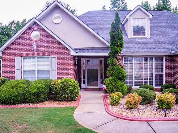 3rd image of 137 Windy Cir