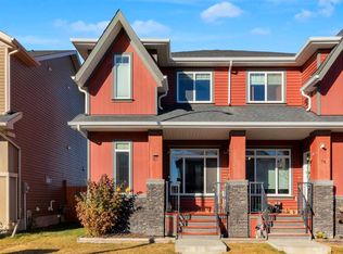 82 S Fireside Cv, Cochrane, AB T4C 0X3