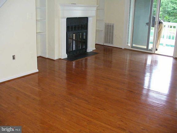 2nd image of 3352 Lakeside View Dr #5-6