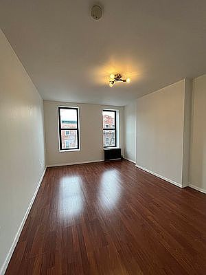 4th image of 487 Carroll St #4