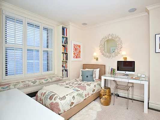 Sold by Sotheby's International Realty | media 5