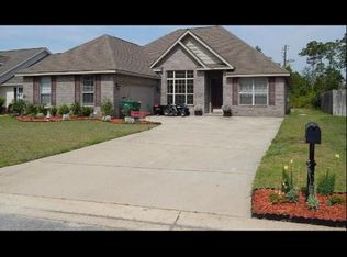 1836 Sparrow Ln, Navarre, FL 32566