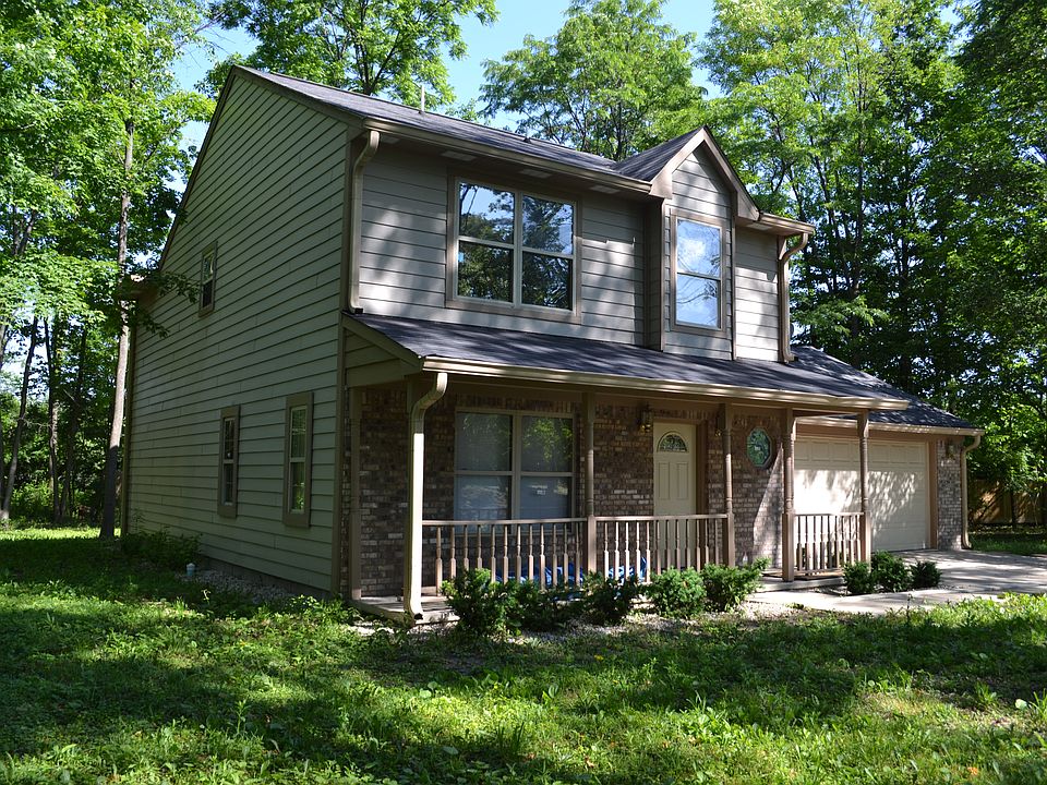 3 bedrooms 2.5 baths on over 5 acres