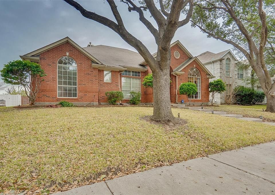 1st image of 5932 Sandhill Cir