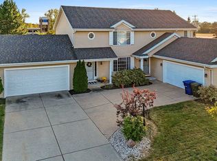 325 Desplaine Rd, De Pere, WI 54115