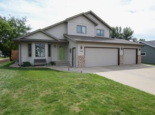 3063 Greenwood Dr, Bismarck, ND 58503