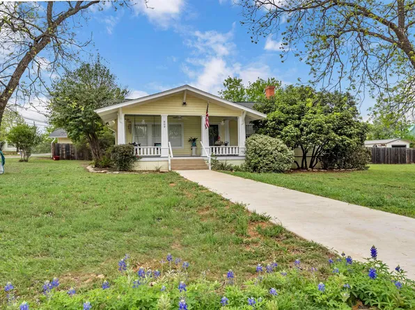 909 Flag Street, Llano, TX 78643