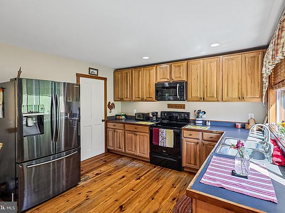 4th image of 138 Willow Rd