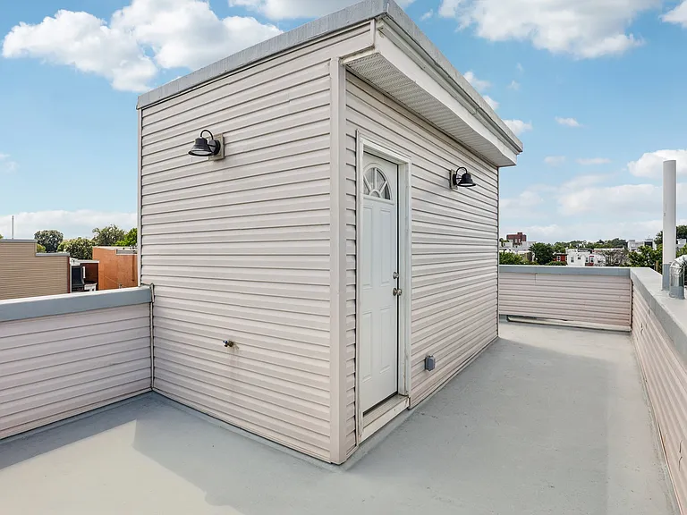 2225 N Waterloo St — Photo 19