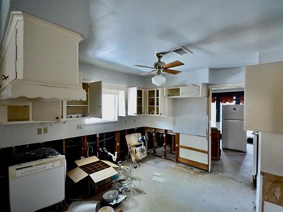 4th image of 5819 Queensloch Dr