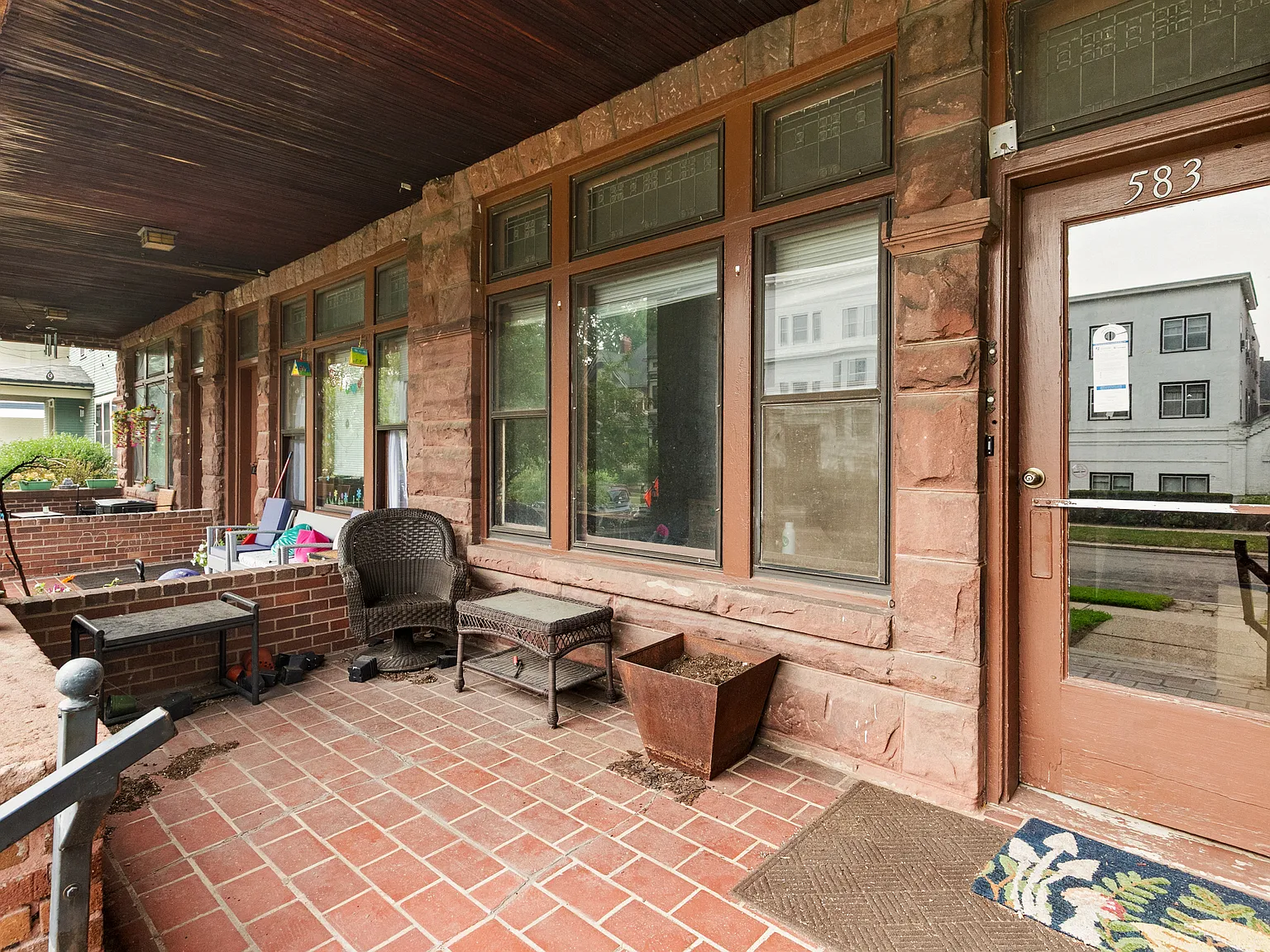 2 bed, 1100 sqft, $1,550 — Photo 3