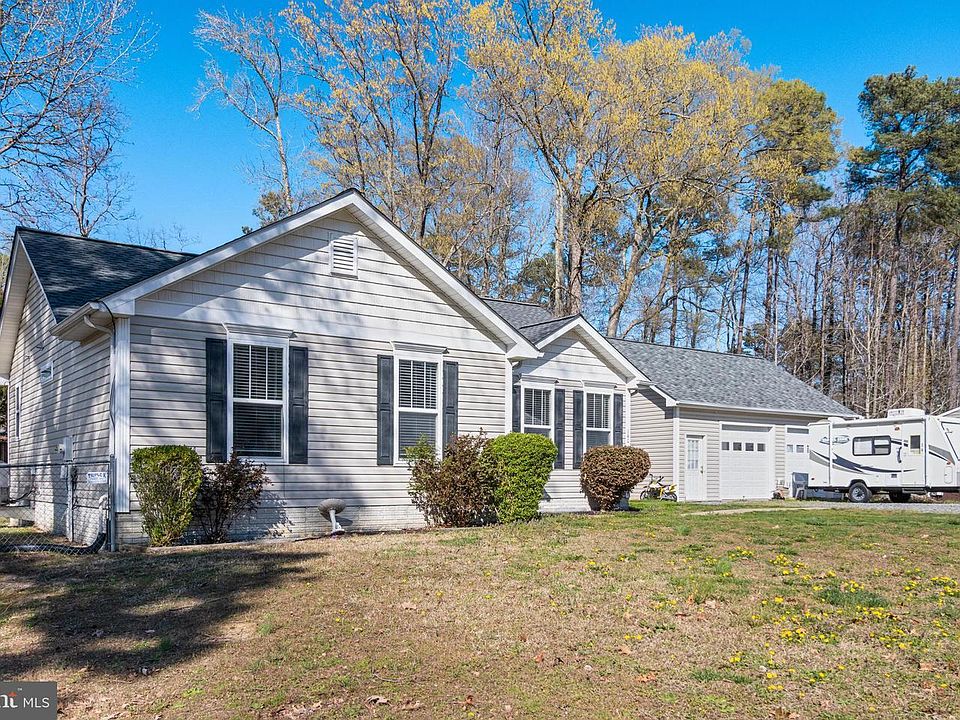 1st image of 140 Greenway Dr