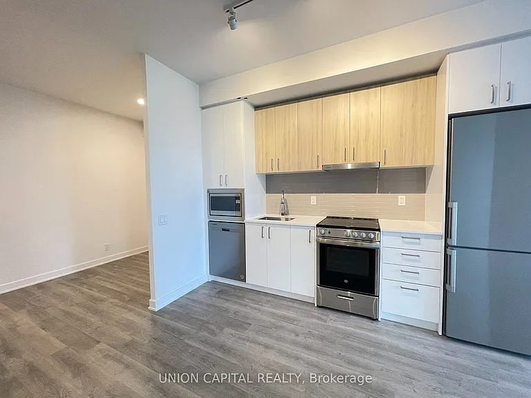 50 Upper Mall Way #1403 — Photo 13