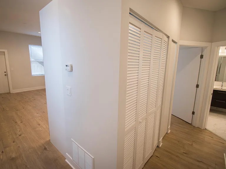 1809 W Superior St #2R — Photo 11