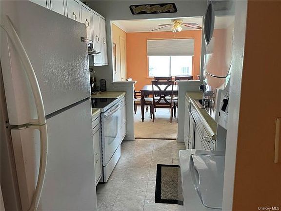 2nd image of 24 Village Park Dr Unit 3C