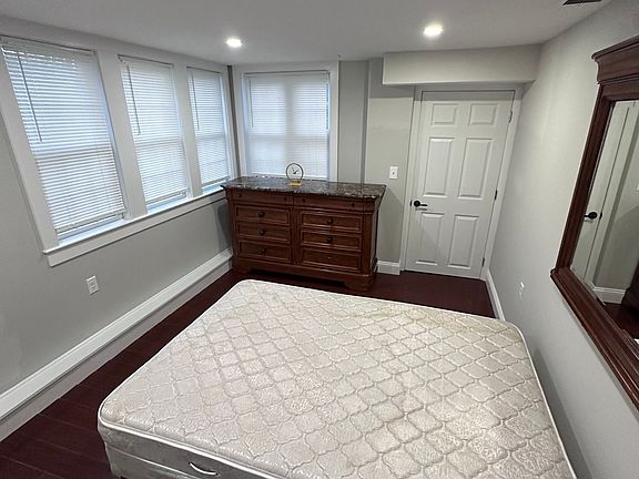 3rd image of 76 Northwood Dr