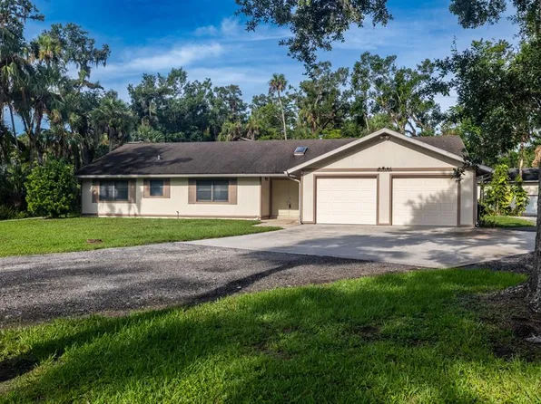 3804 65th St E, Bradenton, FL 34208
