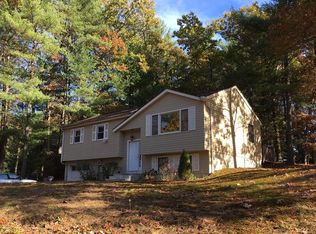 12 Edge Hill Rd, Amherst, MA 01002