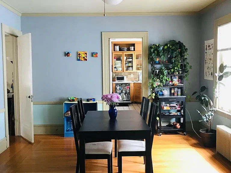 659 Whitney Ave — Photo 9