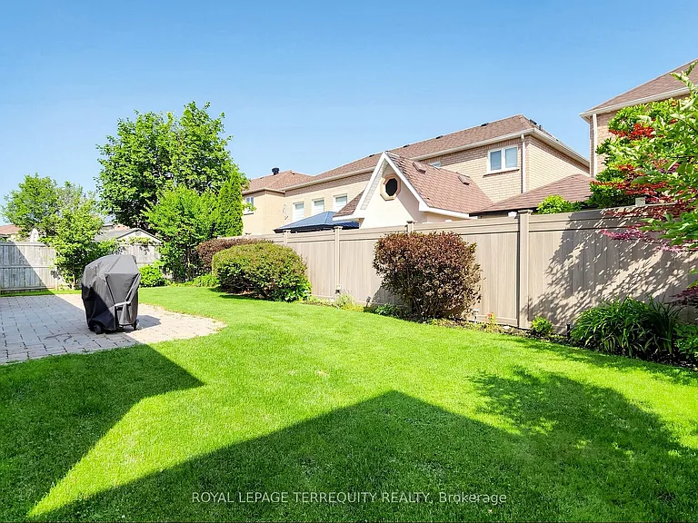 12 Ballantyne Dr — Photo 50