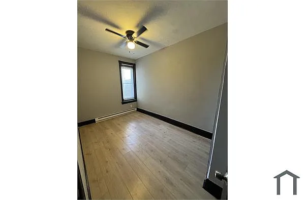 Building Photo - 958 E Schiller St