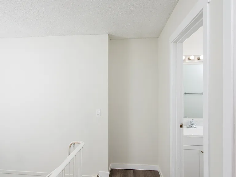 2200 Woodview Dr SW — Photo 14