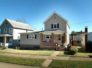 106 S 5th St, Youngwood, PA 15697
