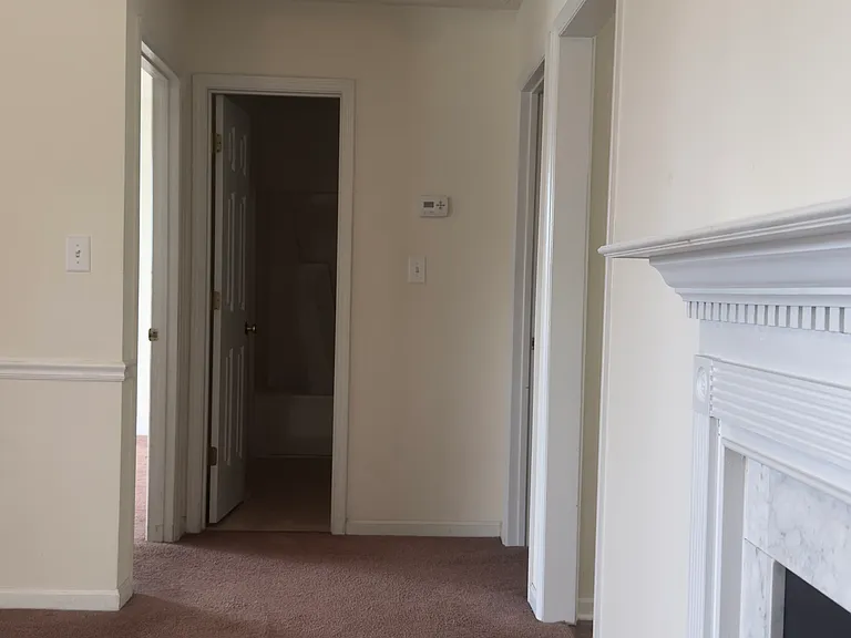 421 Barn View Ct — Photo 12