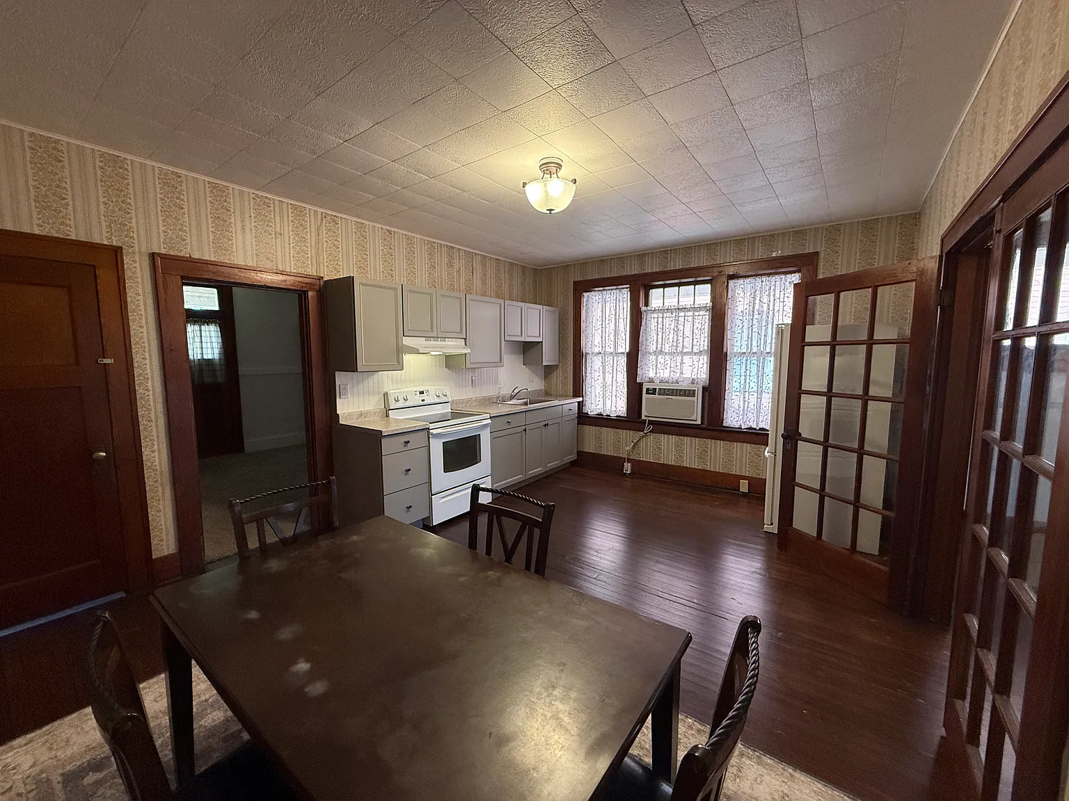 3 bed, 1500 sqft, $1,500 — Photo 3