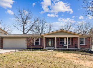 12 Forest Oak Ct, Fenton, MO
