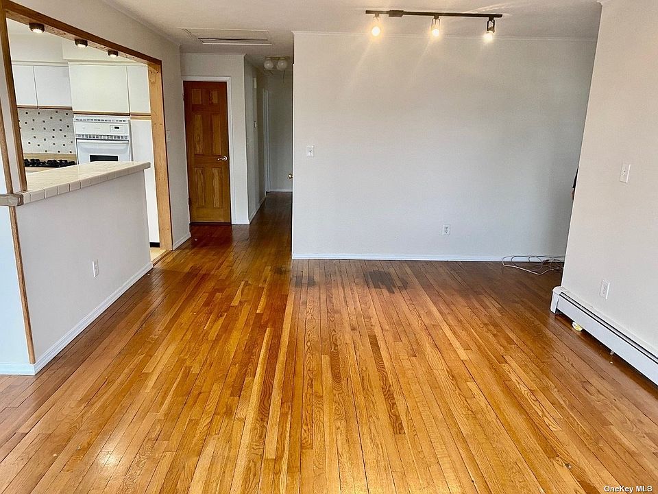 1st image of 575 E Fulton St