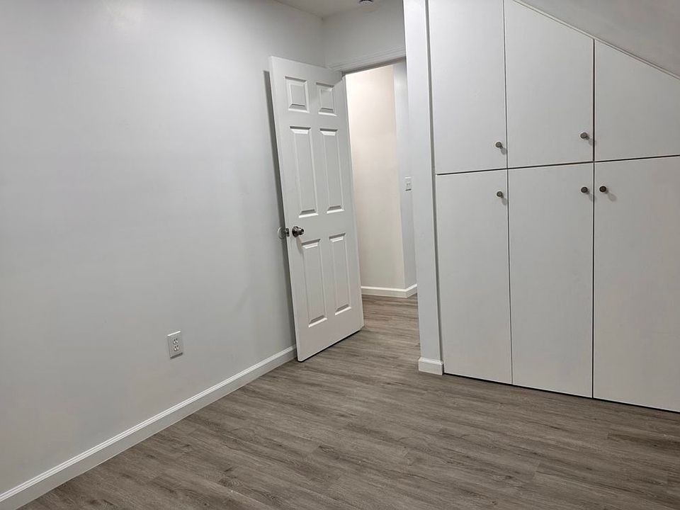 1st image of 440 E 19th St #5