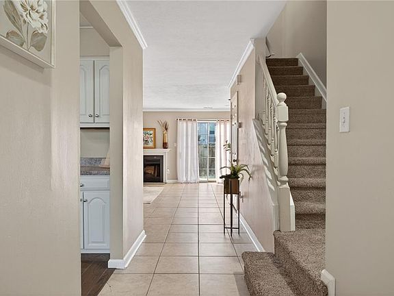 5th image of 452 Rivers Ridge Cir