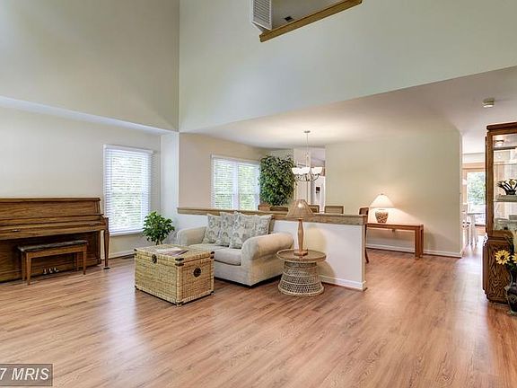 3rd image of 5737 Windsong Ct