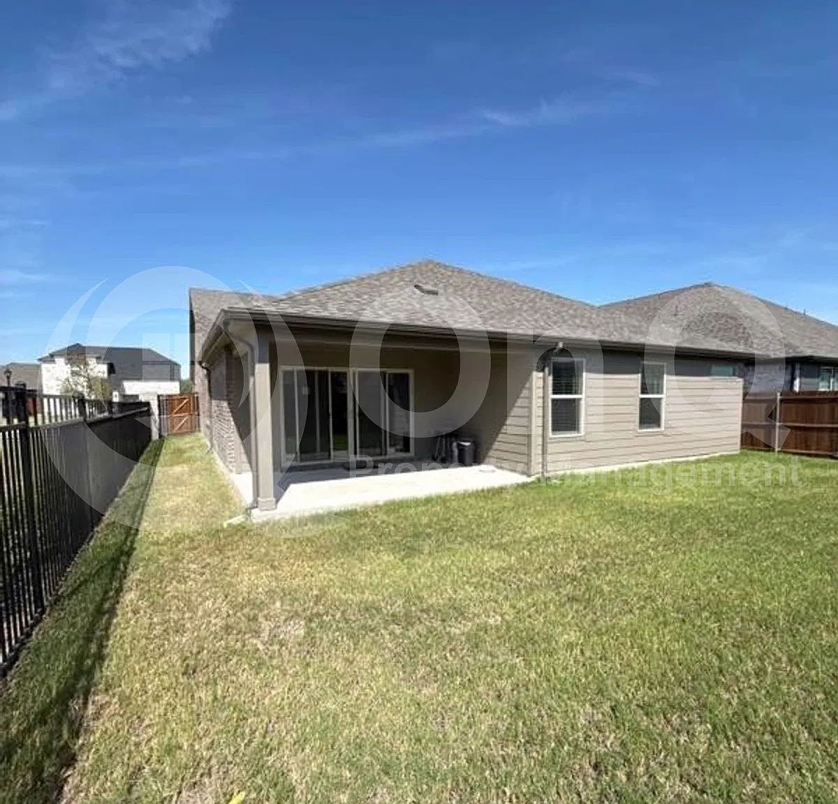3 bed, 2.0 bath, 1847 sqft, $2,400 — Photo 3