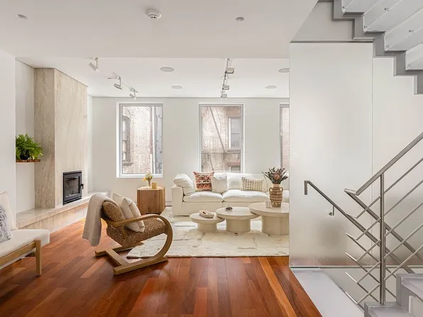 9 Minetta St #Townhouse, New York, NY 10012