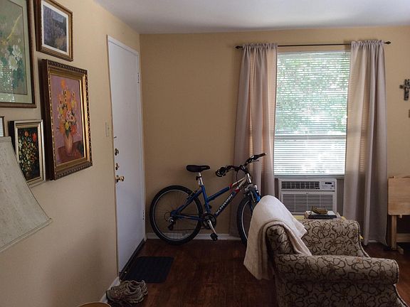 Entryway & Living Room