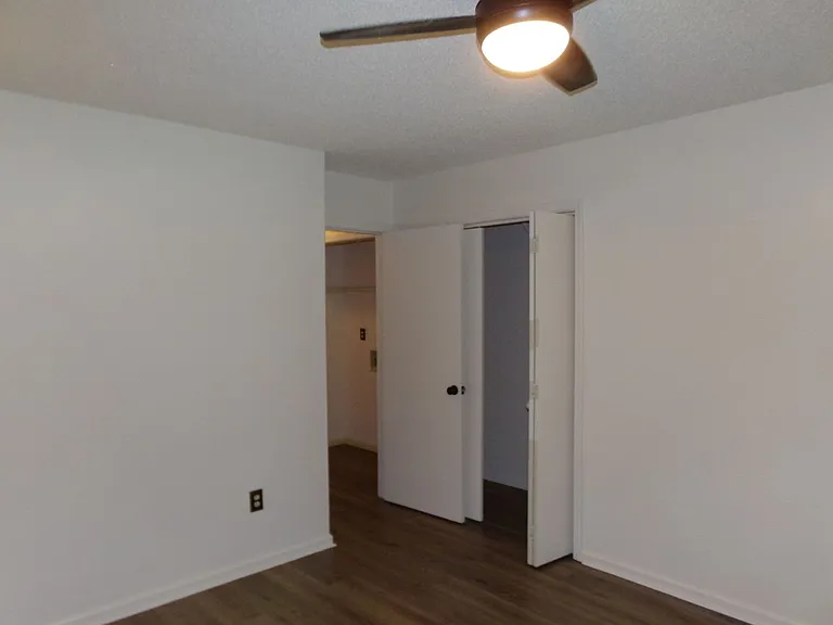 127 Village Ct — Photo 18